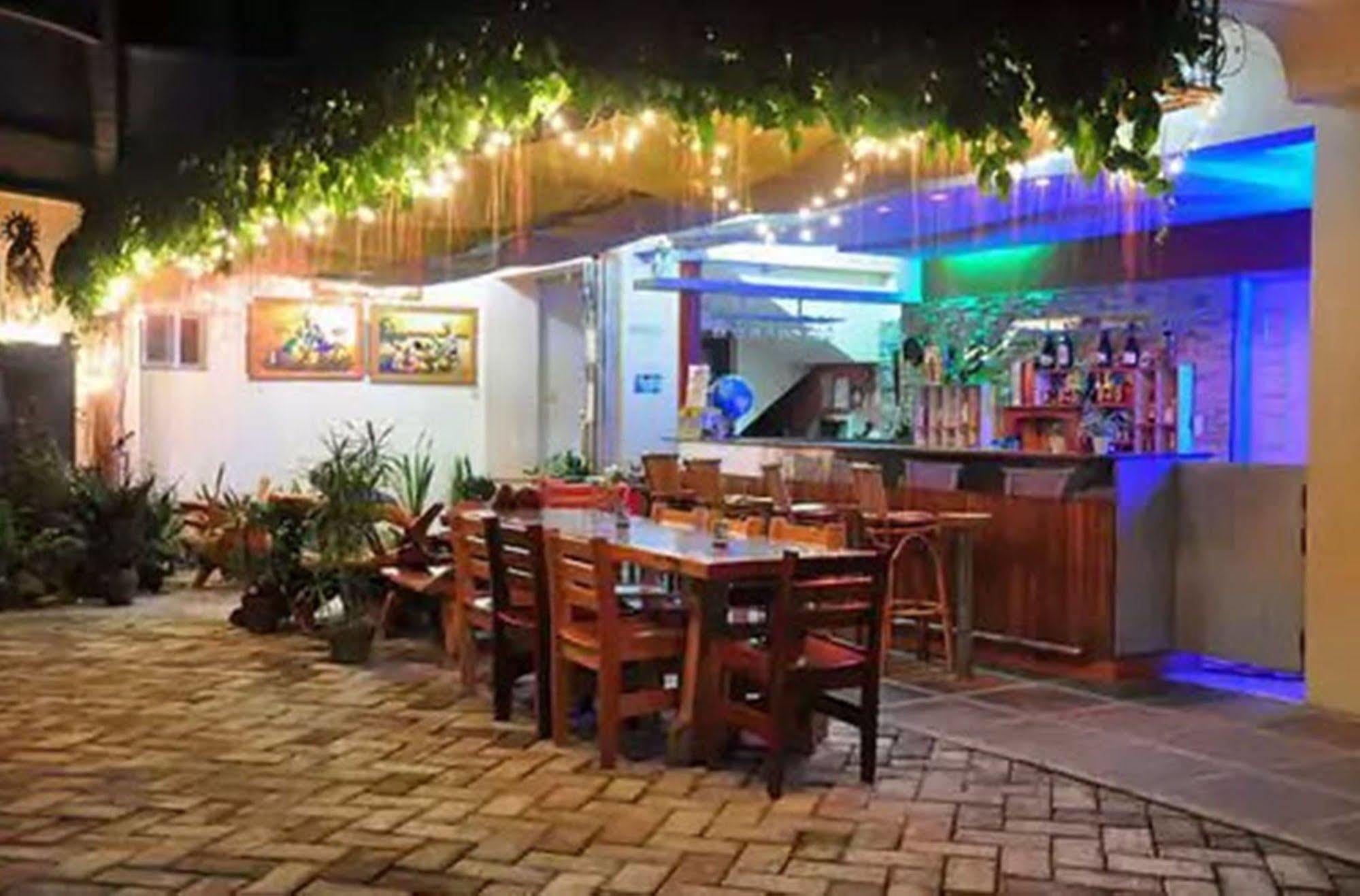 Apartelle De Francesca Puerto Galera Buitenkant foto