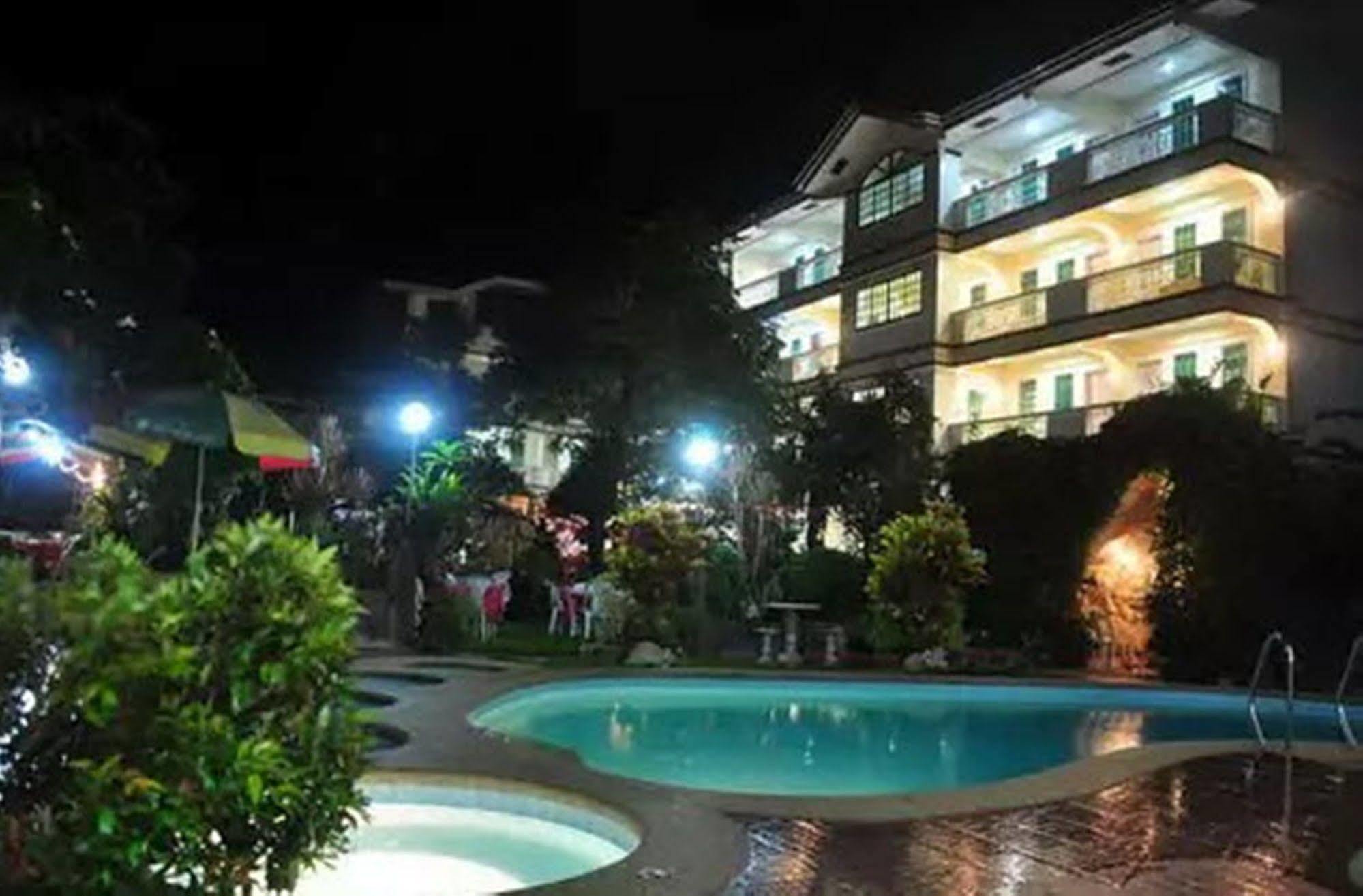 Apartelle De Francesca Puerto Galera Buitenkant foto